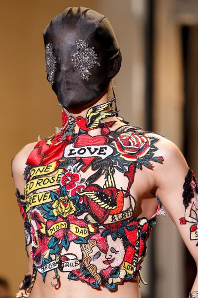 Look 19